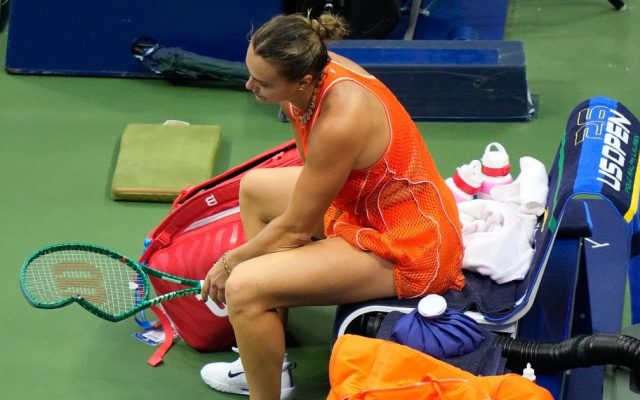 Aryna Sabalenka ukarana za rozbitą rakietę po finale US Open